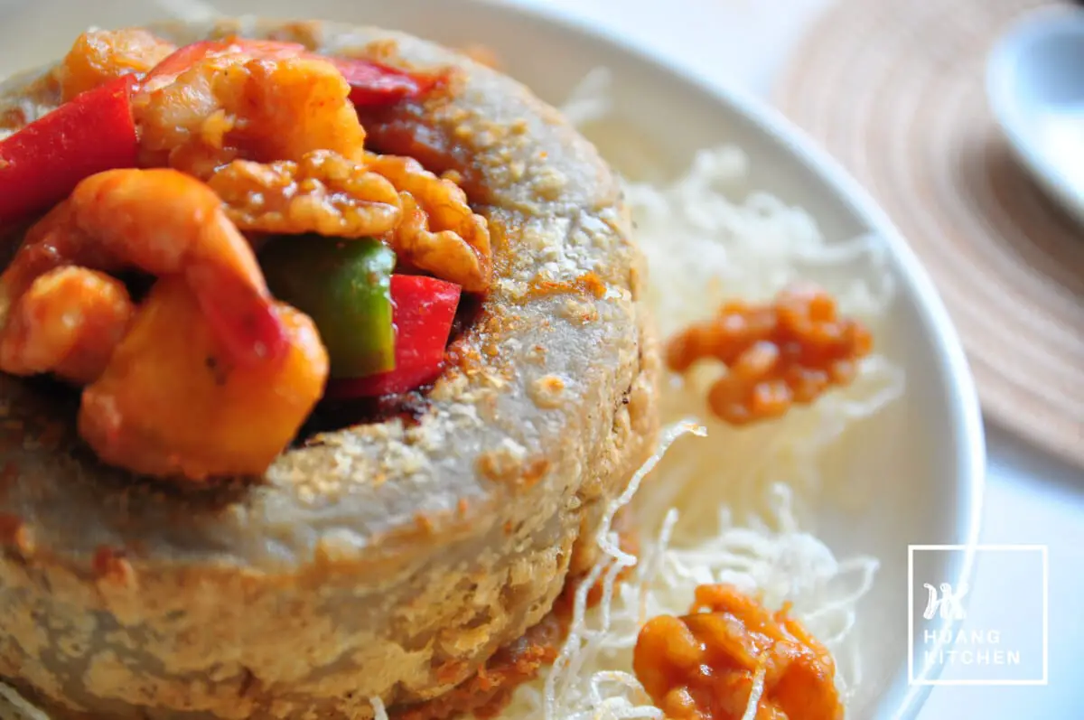 Walnut Prawns Crispy Yam Ring (Yam Basket) 核桃虾球芋头圈 Huang Kitchen