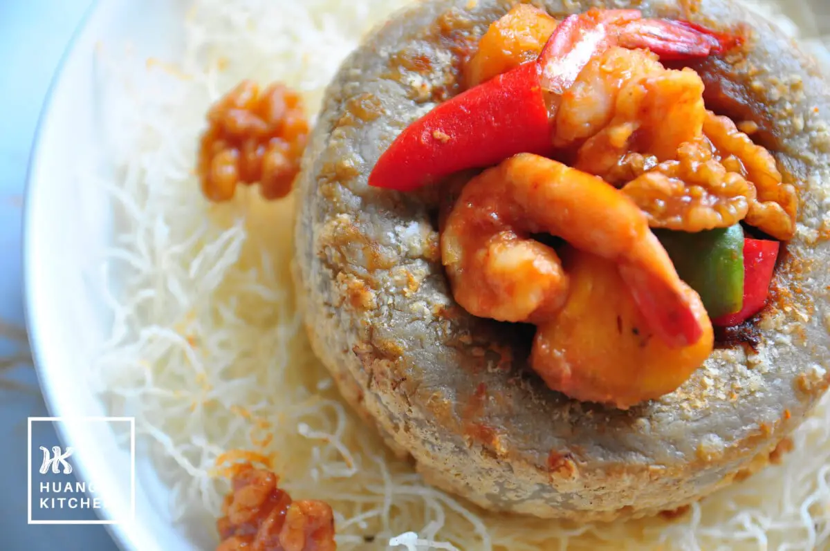 Walnut Prawns Crispy Yam Ring (Yam Basket) 核桃虾球芋头圈 Huang Kitchen