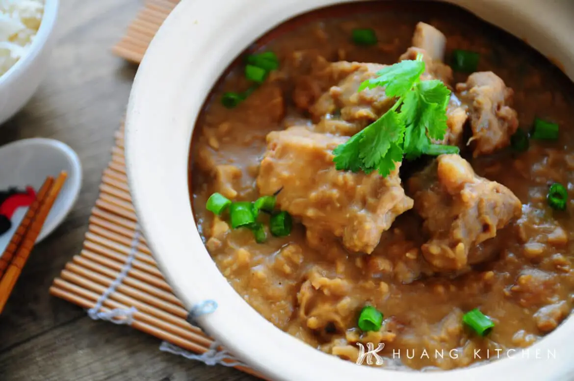 Braised Pork Ribs with Yam Recipe 芋头焖排骨食谱 Huang Kitchen