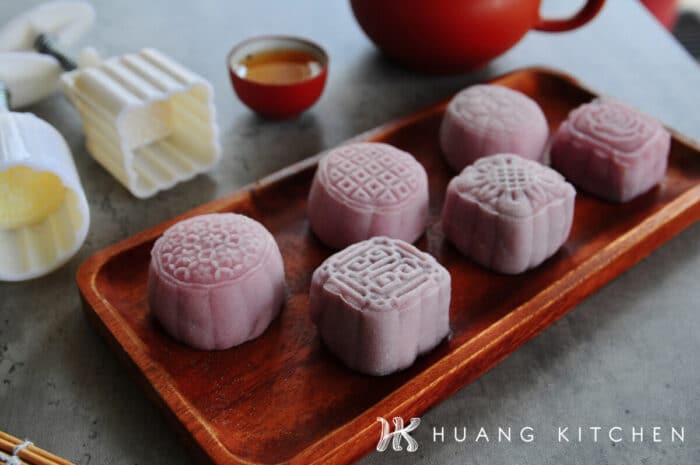 Yam Paste Snow Skin Mooncakes Recipe by Huang Kitchen - side view of mooncake chinese tea and plastic mould with plunger
